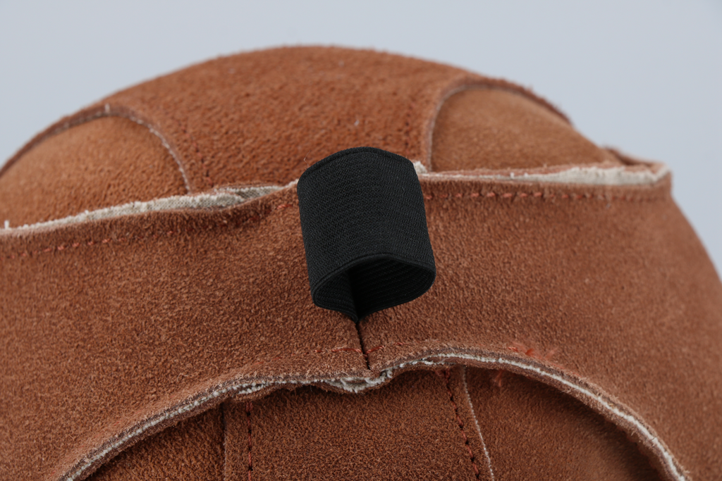 Excellent Horse Fun Play Ball Suede Bruin